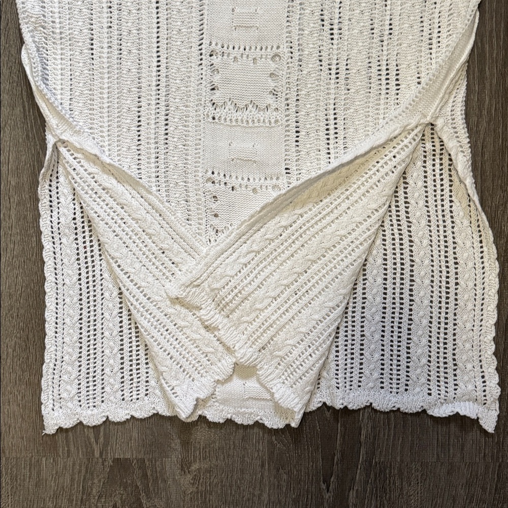 Elegant White Sleeveless Crochet Cover-up - Picture 4 of 5